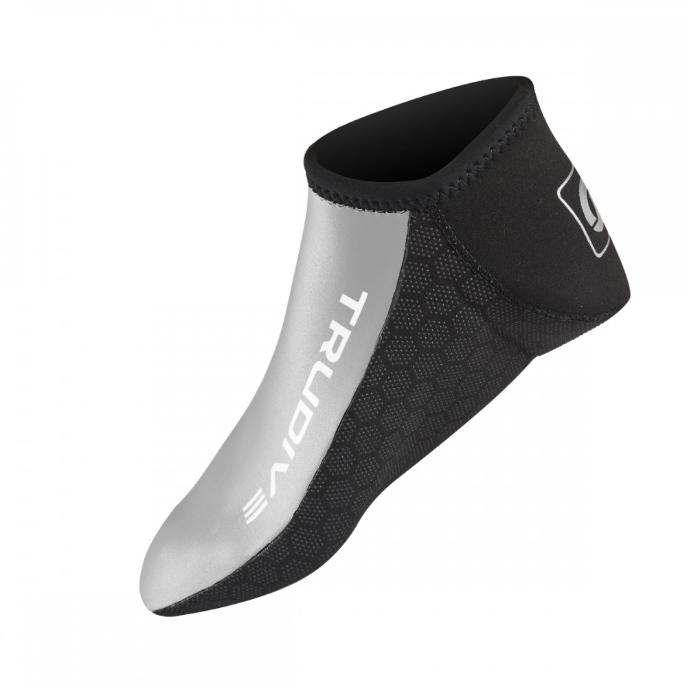2mm neoprene unisex diving socks with non-slip sole for freediving and cold water sports